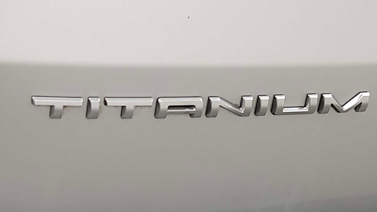 Used 2020 Ford Escape Titanium AWD/4WD image 28