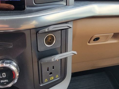 Used 2021 Ford F150 Lariat w/ Equipment Group 502A High image 23