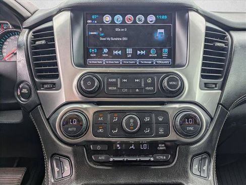 Used 2020 Chevrolet Suburban LT w/ RST Edition RWD image 13