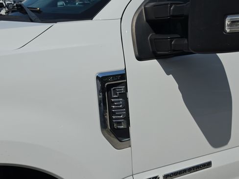 Used 2021 Ford F350 XLT w/ XLT Premium Package AWD/4WD image 10