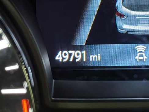 Used 2020 Nissan Pathfinder S image 10