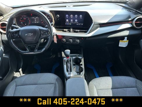 Used 2025 Chevrolet Trax RS w/ Driver Confidence Package image 19