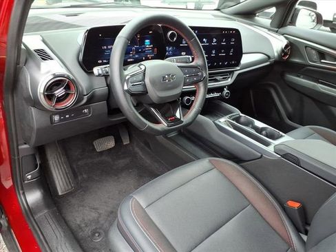 Used 2024 Chevrolet Equinox EV RS image 3