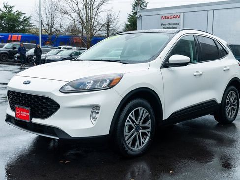 Used 2022 Ford Escape SEL w/ Technology Package image 3