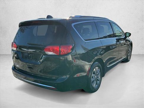 Used 2019 Chrysler Pacifica Touring-L Plus image 5