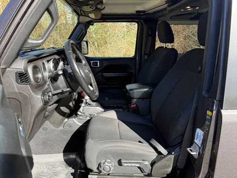 Used 2020 Jeep Wrangler Sport image 11