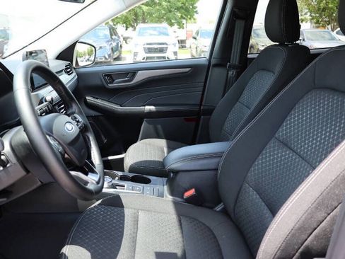 Used 2025 Ford Escape Active w/ Cold Weather Package AWD/4WD image 13