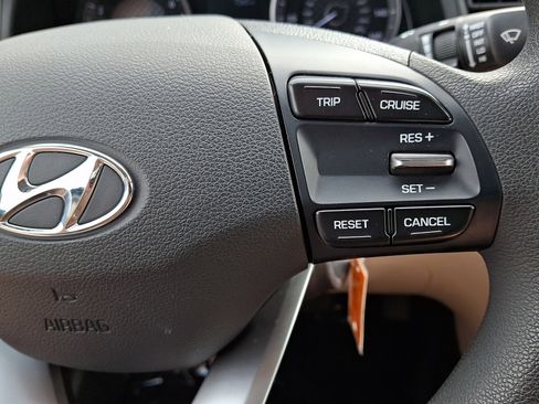 Used 2019 Hyundai Elantra SE image 21