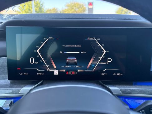 Used 2023 BMW i7 xDrive60 AWD/4WD image 9