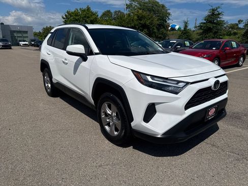 Used 2023 Toyota RAV4 XLE FWD image 10