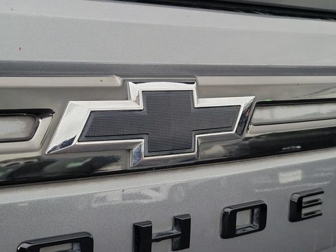 Used 2021 Chevrolet Tahoe Z71 w/ Z71 Off-Road Package AWD/4WD image 31