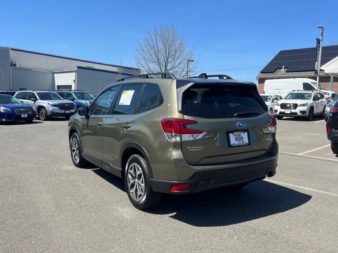 Certified 2024 Subaru Forester Premium AWD/4WD image 3