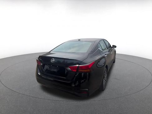 Used 2025 Nissan Altima 2.5 SV FWD image 15