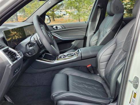 New 2026 BMW X5 xDrive50e image 10