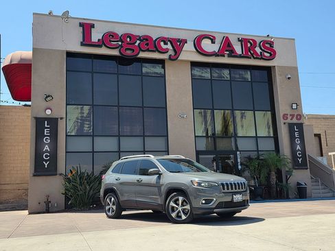 Used 2020 Jeep Cherokee Limited image 2