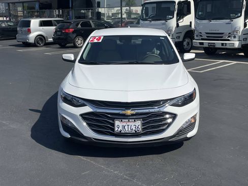 Used 2024 Chevrolet Malibu LT FWD image 2
