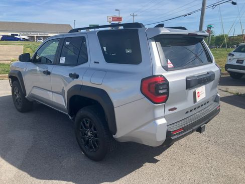 Used 2025 Toyota 4Runner SR5 image 6
