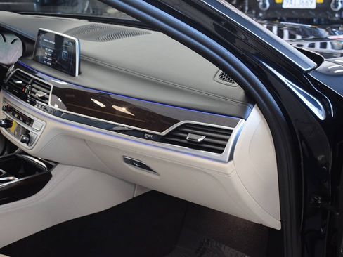 Used 2017 BMW 740i RWD image 48
