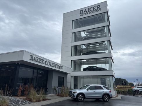 Used 2024 Mercedes-Benz GLE 350 4MATIC image 2
