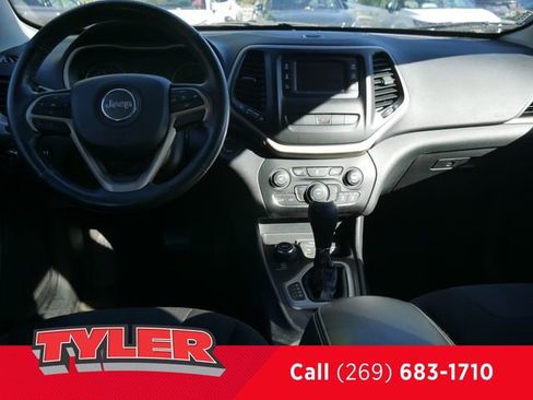 Used 2015 Jeep Cherokee Latitude w/ Cold Weather Group image 42