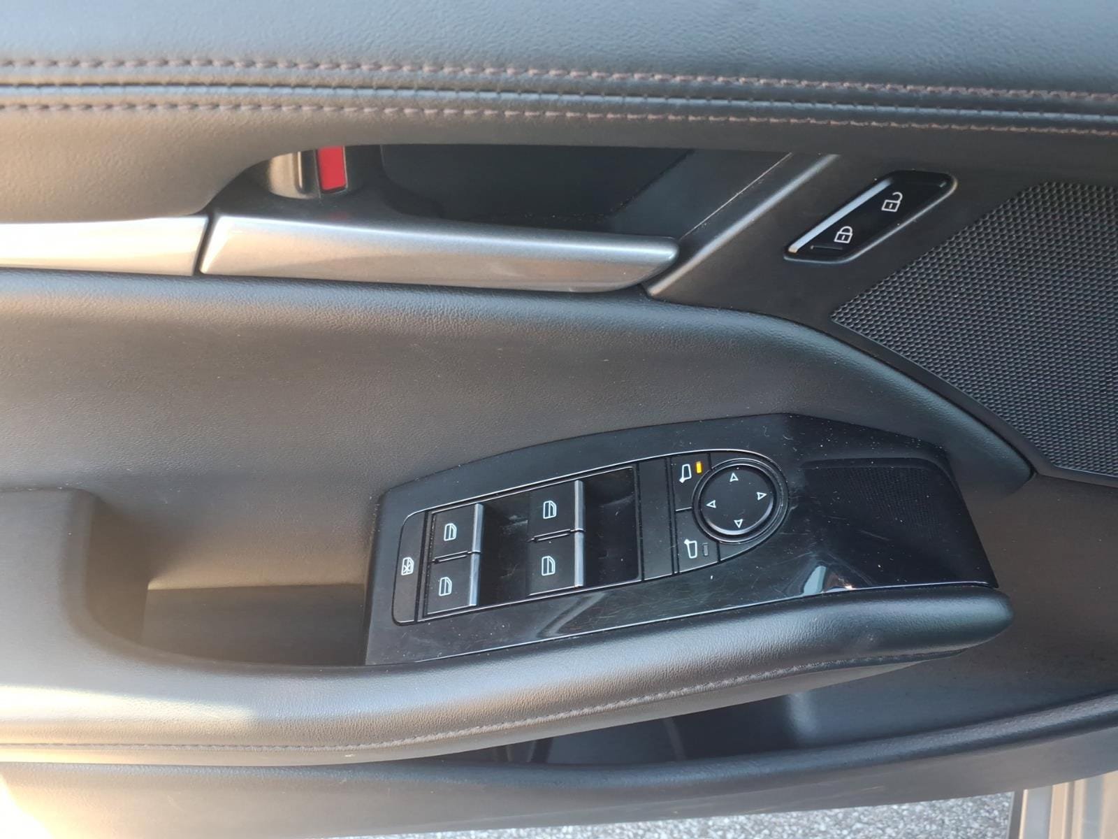 Used 2024 MAZDA MAZDA3 s FWD image 8