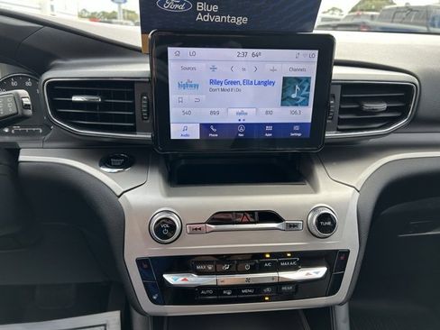 Certified 2022 Ford Explorer XLT w/ Equipment Group 202A image 14