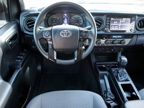 Used 2022 Toyota Tacoma TRD Off-Road image 4