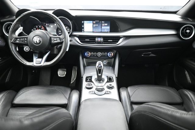 Used 2023 Alfa Romeo Stelvio Veloce AWD/4WD image 16