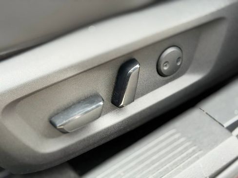 Used 2021 Nissan Rogue SV w/ Premium Package image 17