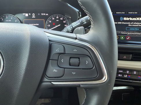 Used 2022 Buick Envision Avenir w/ Technology Package II image 28