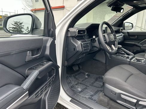 Certified 2025 Toyota 4Runner SR5 image 9