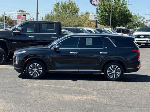 Used 2022 Hyundai Palisade SEL w/ Cargo Package FWD image 2