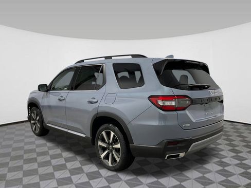 New 2025 Honda Pilot Touring image 3