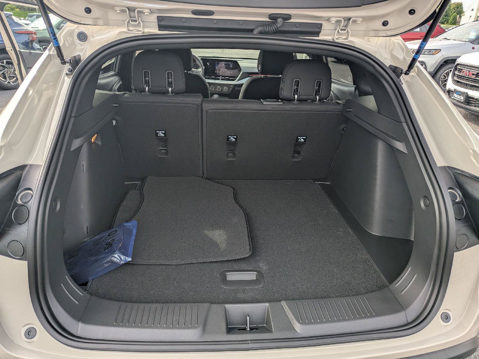 New 2026 Chevrolet Trax RS w/ Driver Confidence Package FWD image 51