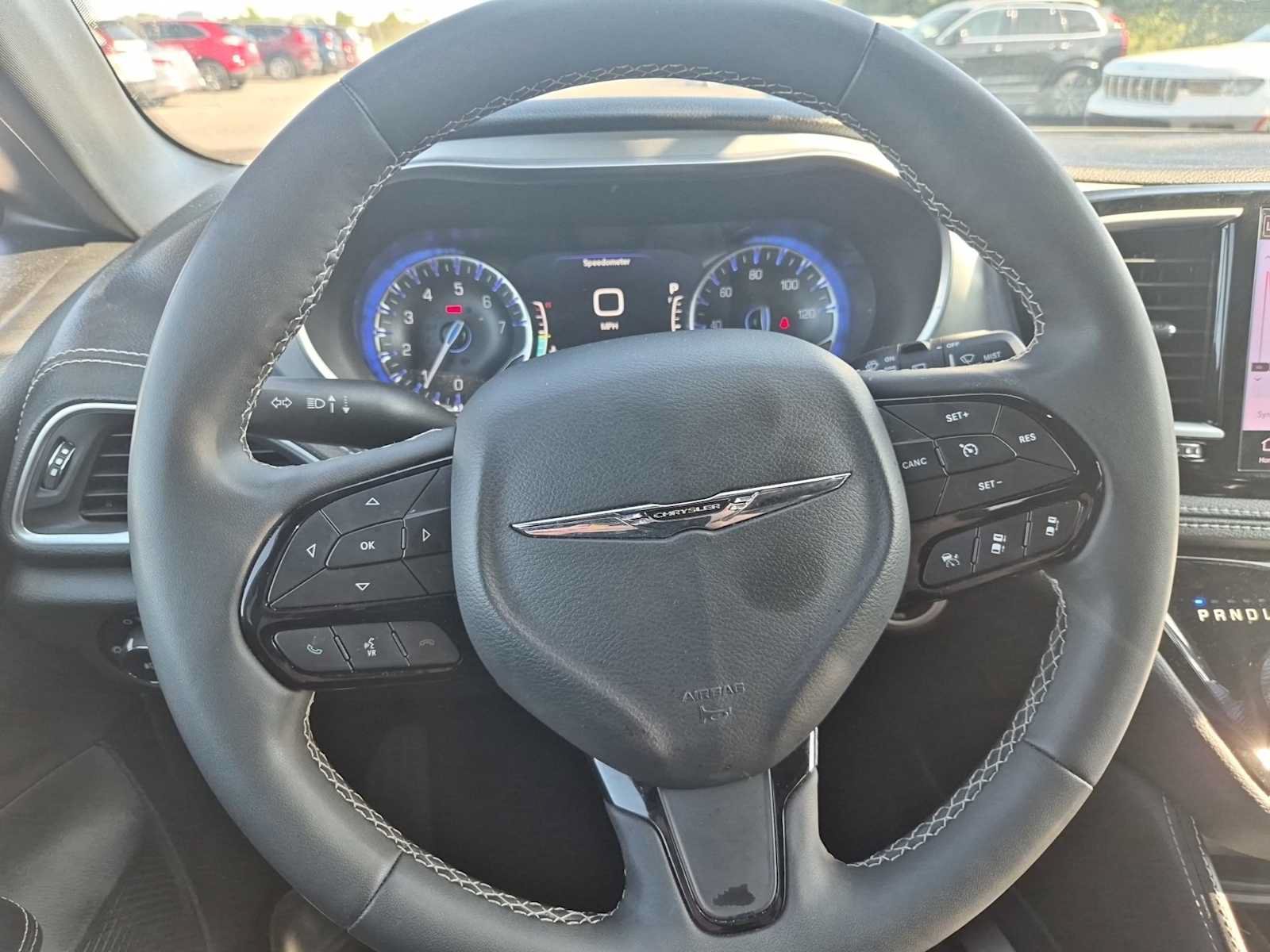 Used 2025 Chrysler Pacifica Limited FWD image 9
