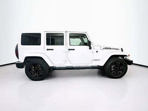 Used 2017 Jeep Wrangler Unlimited Sahara image 10