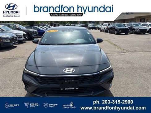 Used 2025 Hyundai Elantra Sport FWD image 2