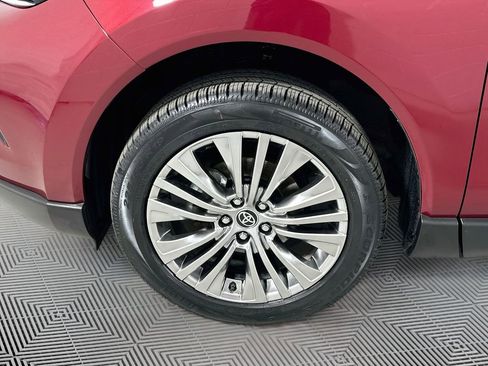 Used 2021 Toyota Venza Limited w/ Advanced Technology Package image 25
