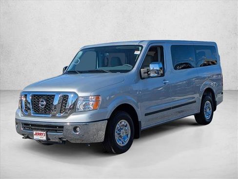 Used 2019 Nissan NV 3500 SL image 3