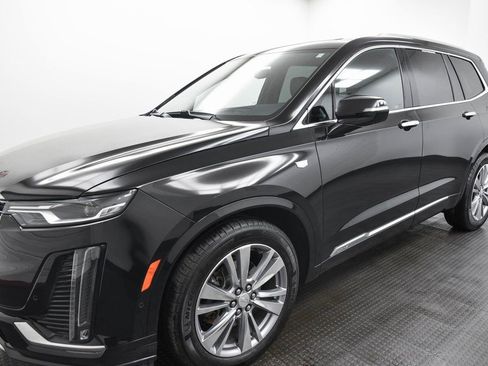 Certified 2024 Cadillac XT6 Premium Luxury w/ Technology Package image 3