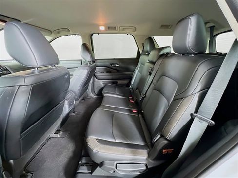 Used 2022 Nissan Pathfinder SL image 24
