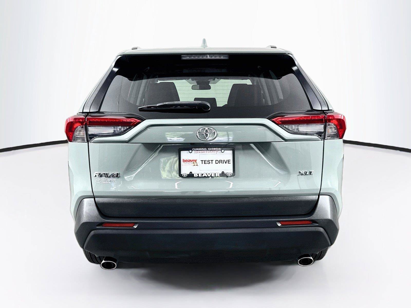 Used 2019 Toyota RAV4 XLE w/ Convenience Package FWD image 11