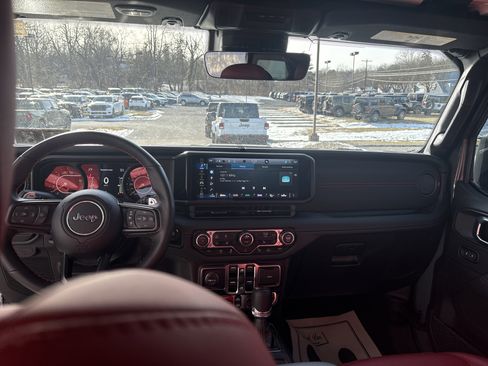 Used 2024 Jeep Wrangler Rubicon 392 image 14