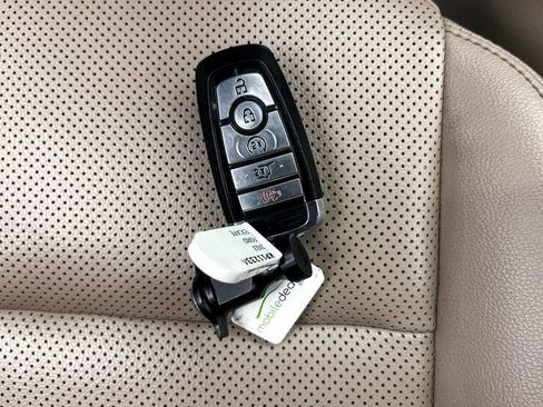 Used 2022 Ford Escape SEL image 41