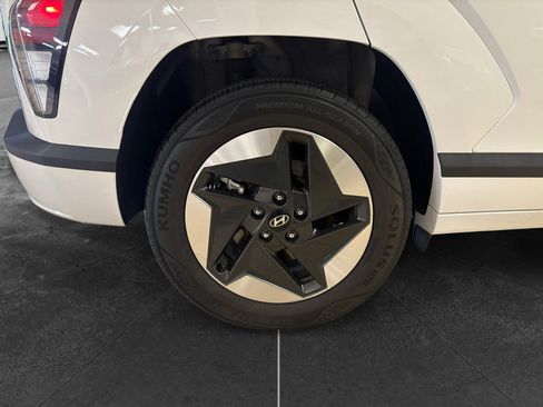 Used 2024 Hyundai Kona SEL FWD image 10