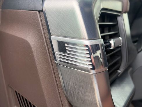 Used 2025 Ford F150 King Ranch w/ FX4 Off-Road Package image 24