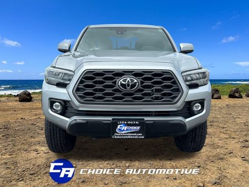 Used 2023 Toyota Tacoma TRD Off-Road w/ Black Out Package (TMS) AWD/4WD image 11