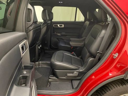 Used 2020 Ford Explorer XLT w/ Equipment Group 202A AWD/4WD image 16