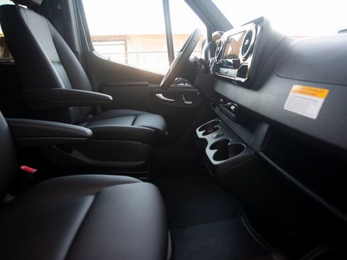 New 2025 Mercedes-Benz Sprinter 2500 image 27