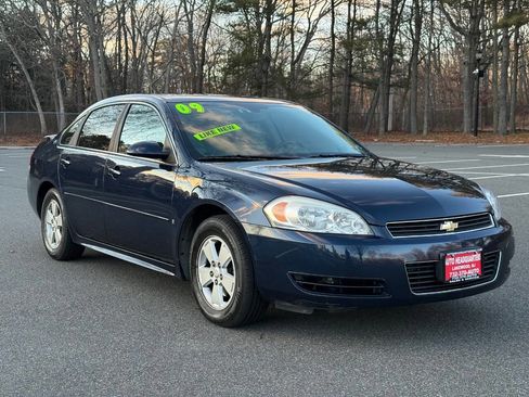 Used 2009 Chevrolet Impala LT w/ Luxury Edition Package image 3